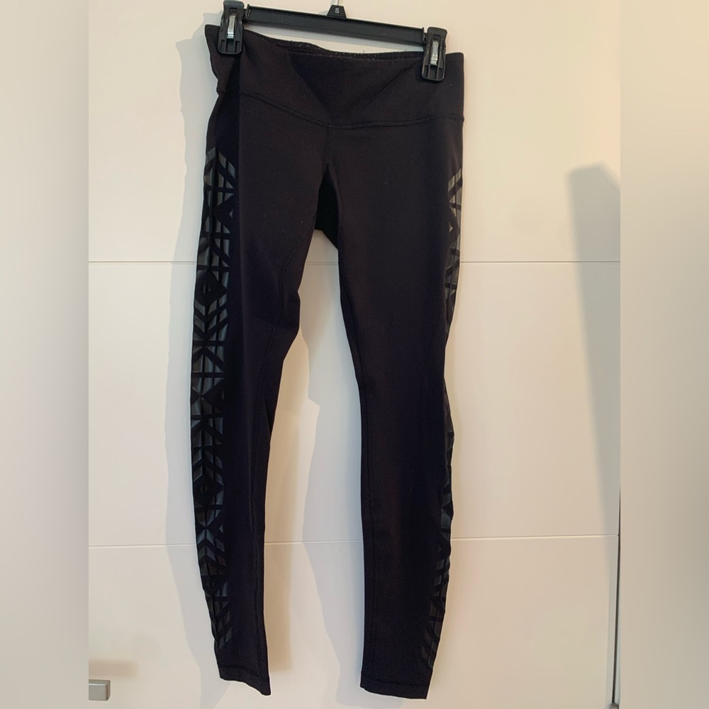 Lululemon Wunder Under Geometric Leggings!